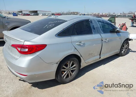 2016 Hyundai Sonata z USA, uszkodzony, nr VIN 5NPE24AF2GH417207